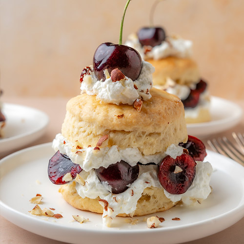 recipe dessert cherry shortcakes thumb